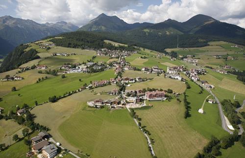 Residence Condor Meransen Luftaufnahme